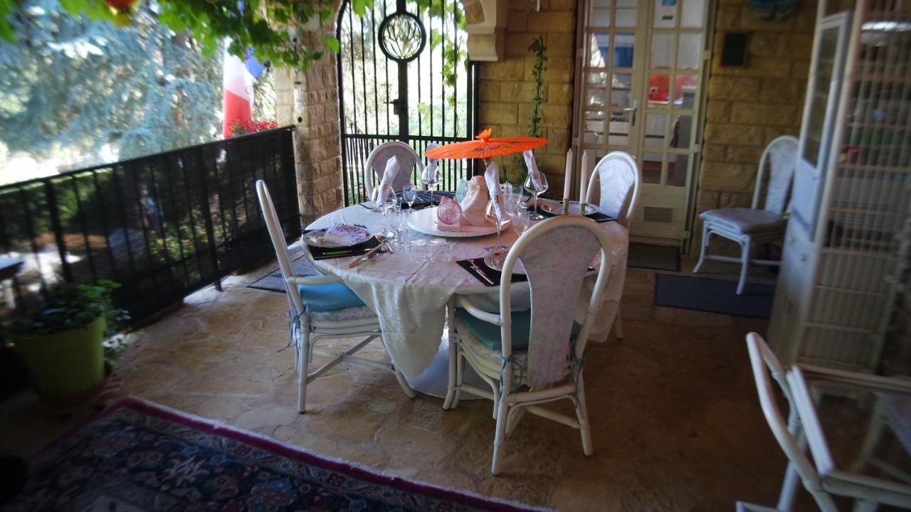 Le Balcon Des Jasses Bed & Breakfast Espere Exterior photo