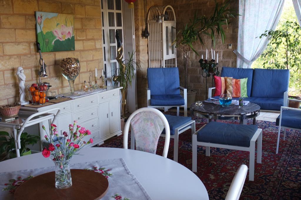 Le Balcon Des Jasses Bed & Breakfast Espere Exterior photo