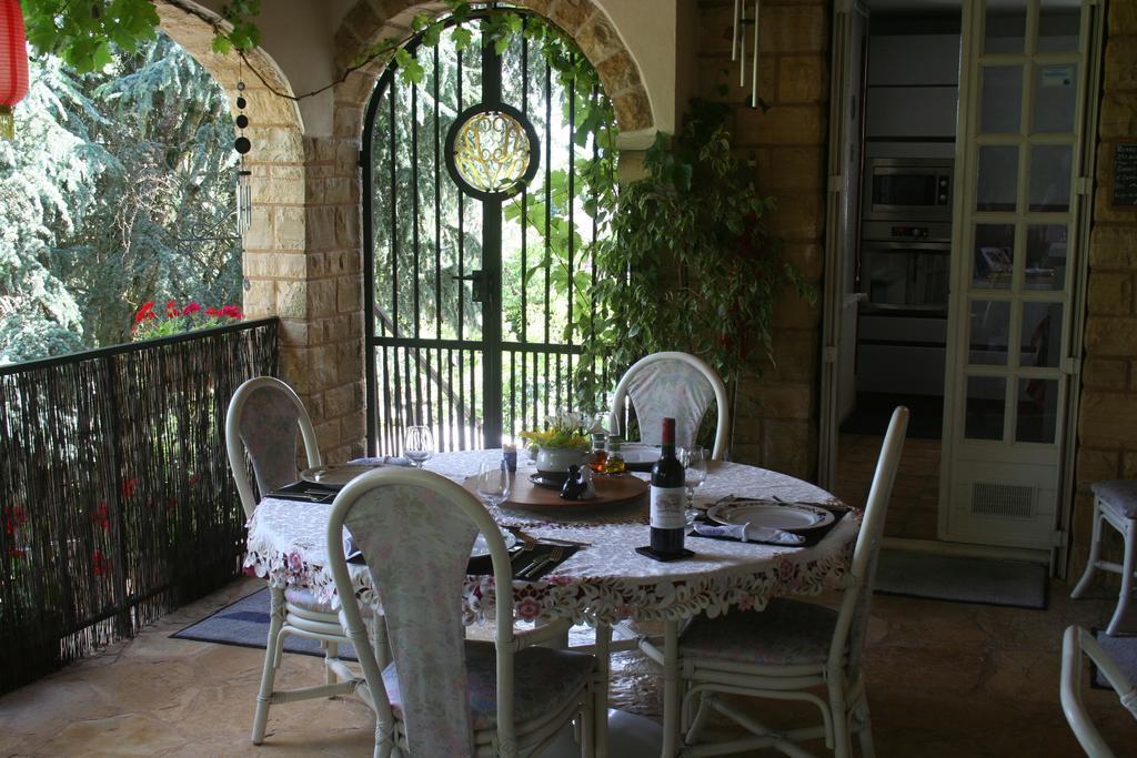 Le Balcon Des Jasses Bed & Breakfast Espere Exterior photo
