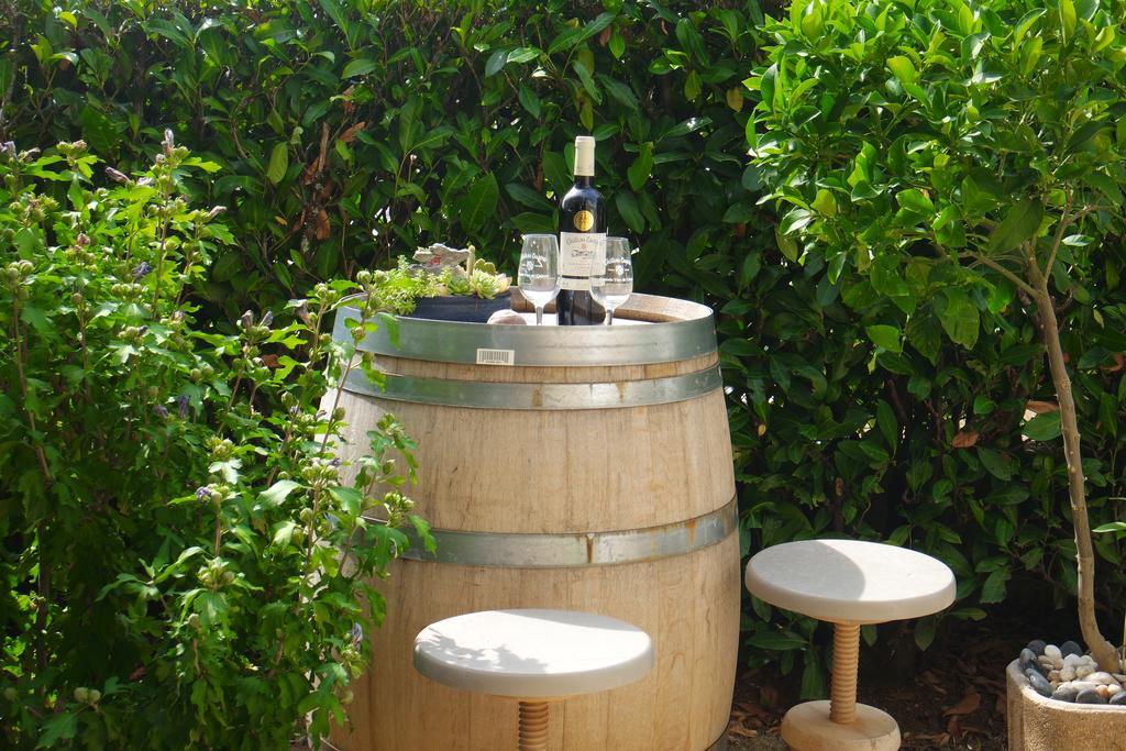 Le Balcon Des Jasses Bed & Breakfast Espere Exterior photo
