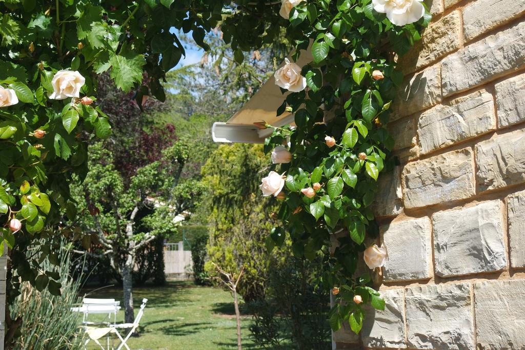 Le Balcon Des Jasses Bed & Breakfast Espere Exterior photo