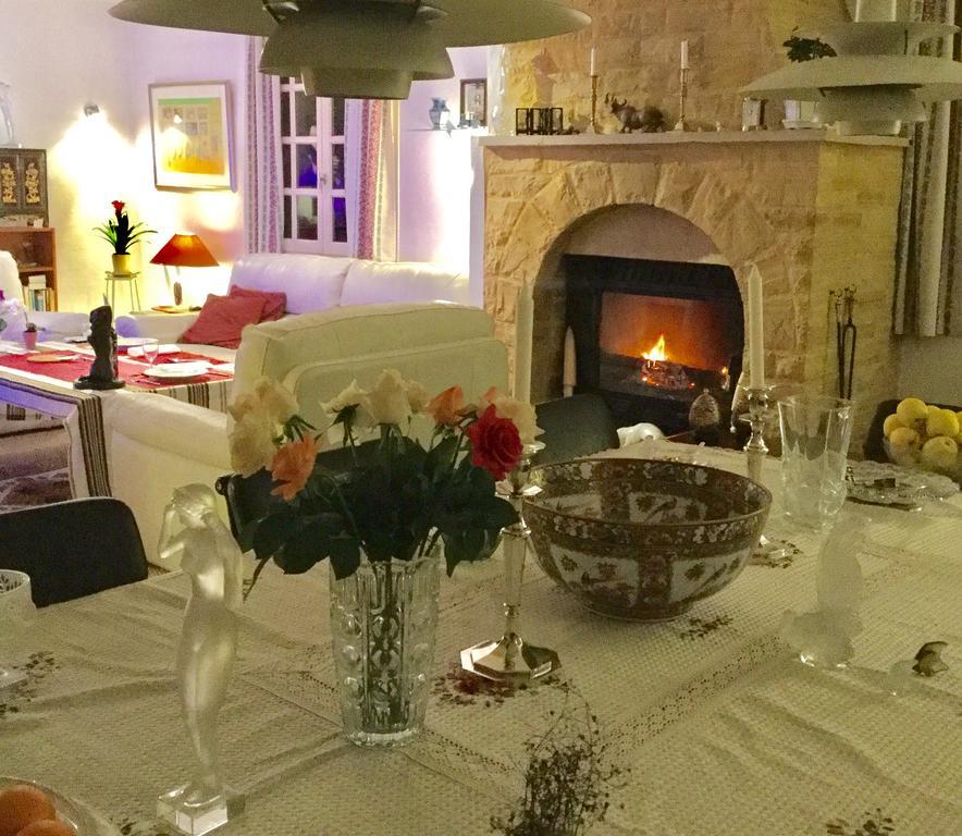 Le Balcon Des Jasses Bed & Breakfast Espere Exterior photo